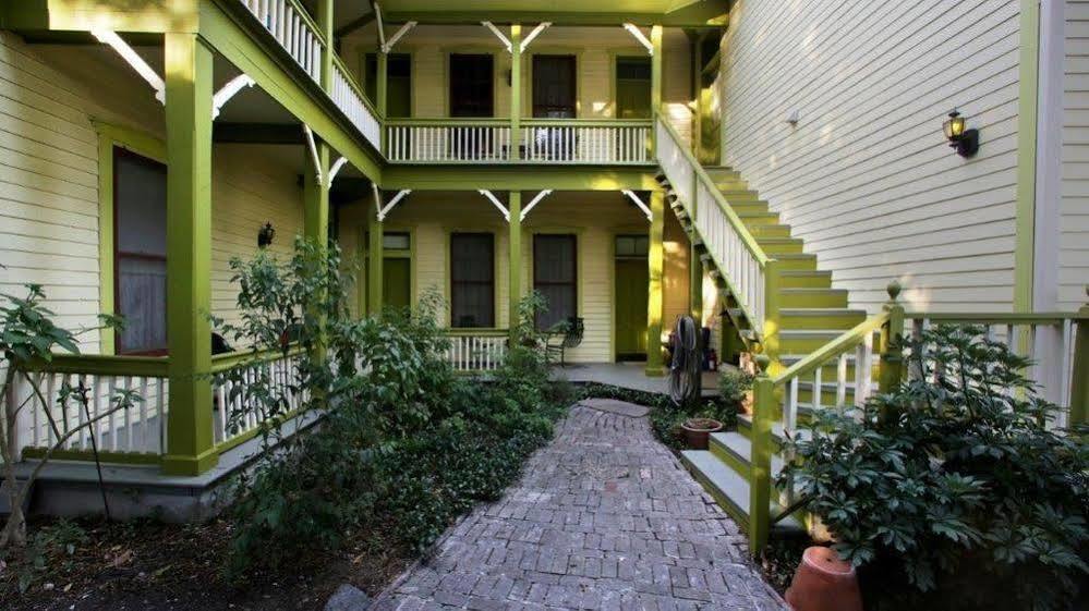 Yellow Rose Bed & Breakfast Сан Антонио Екстериор снимка